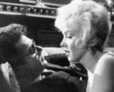 Marilyn Monroe (r)allume Tony Curtis dans Certains l'aiment chaud