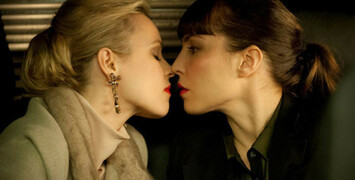 Le baiser entre Noomi Rapace et Rachel McAdams dans le nouveau De Palma